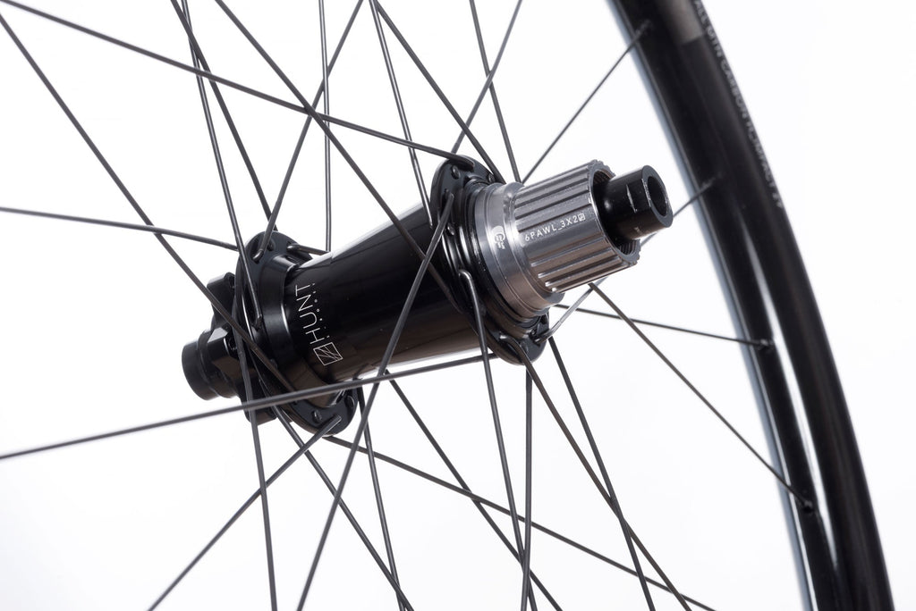 <h1>Rear Hub</h1><i>The demands of modern day Enduro riding are tougher than ever before, so the EnduroWide hubs have been designed with oversized 17mm axles to increase stiffness and bearing durability. On the rear, the Hunt RapidEngage MTB hubs with a fast 5 degree engagement, means you will be able to put the power down straight out of the corners. </i>