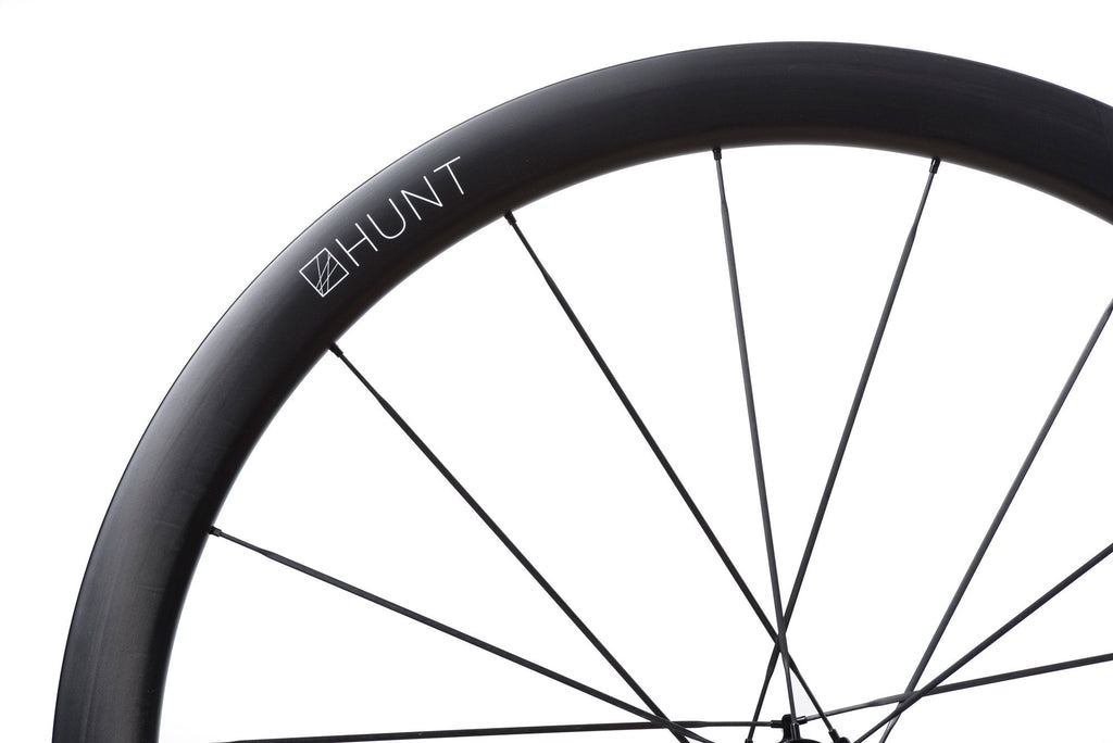 <h1>Tyre Width Optimisation</h1><i> Designed around a 20mm internal rim width optimised for a 25c tyre (but will of course work without compromise with both 23c and 28c tyres). They feature a hooked tyre retention design and are both fully ETRTO-compatible and tubeless-ready.</i>