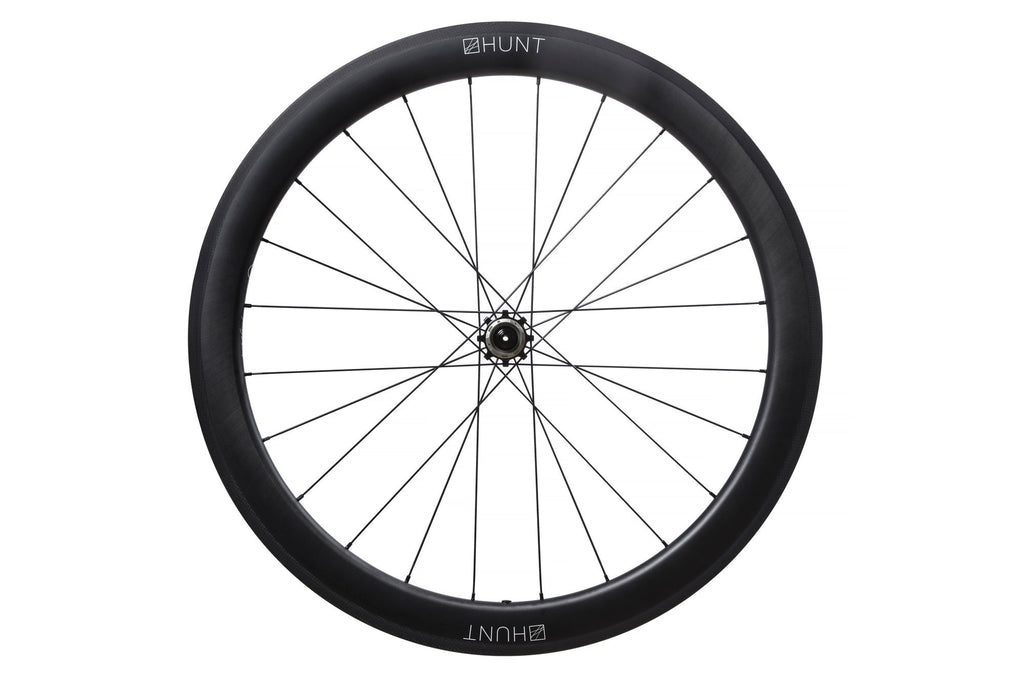 <h1>AERODYNAMICIST PROFILE</h1><i>The benefits of blunted spoke bed areas revolve primarily around the predictable airflow, with the wind ‘hugging’ the rim as it passes across it (as opposed to older style V-shaped rims, which would create turbulence in the form of stalls). The wider profile ensures the flow stays attached to the surface as long as possible before the point of separation, which is key as yaw angles increase.</i>